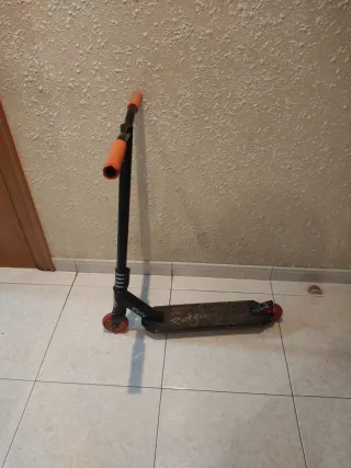 Patinete Bestial Wolf Rocky R4