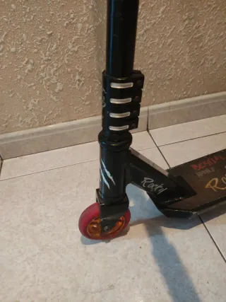 Patinete Bestial Wolf Rocky R4