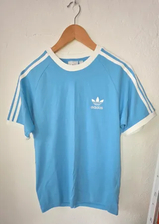 Camiseta Adidas 3 Stripes Celeste