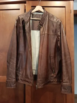 Chaqueta de cuero marrón