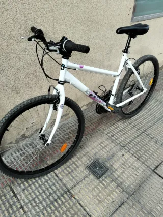 Bicicleta Montaña Rockrider Blanca