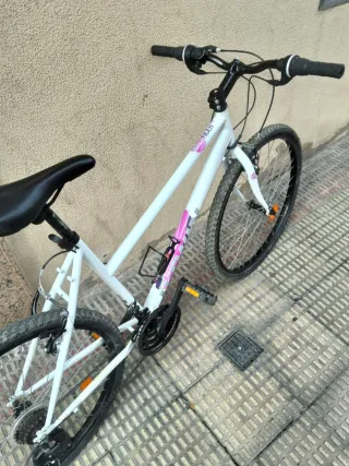Bicicleta Montaña Rockrider Blanca