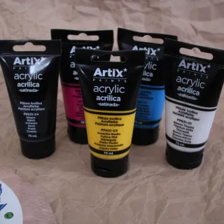 Set de pintura con 3 lienzos