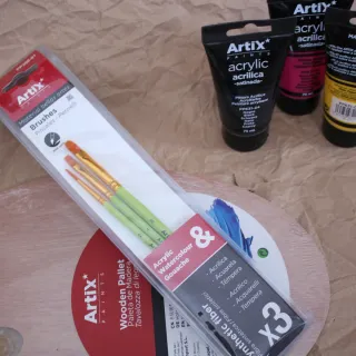 Set de pintura con 3 lienzos