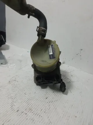 Bomba Dirección Mazda 3 2009