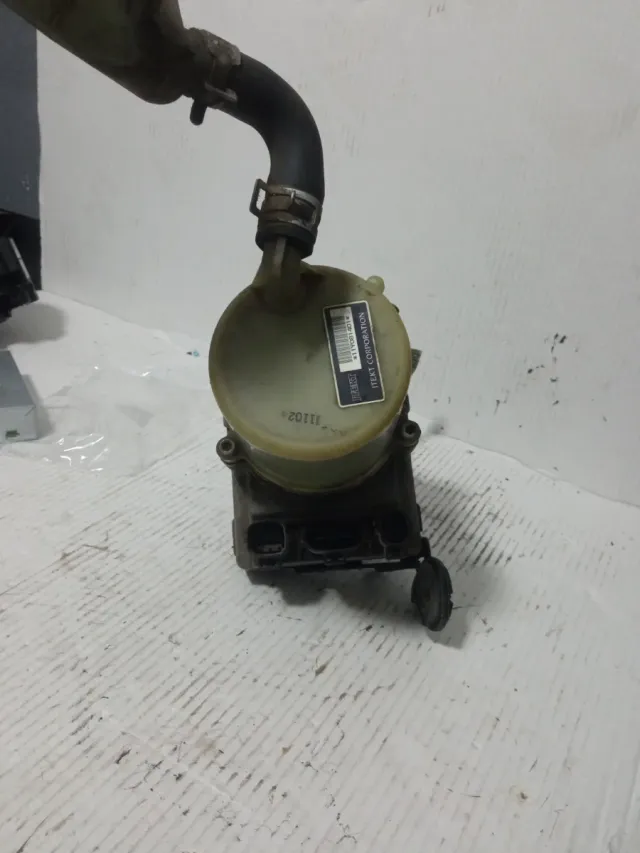 Bomba Dirección Mazda 3 2009