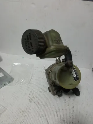 Bomba Dirección Mazda 3 2009