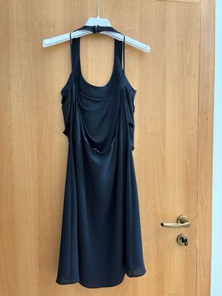 Vestito nero con rouches