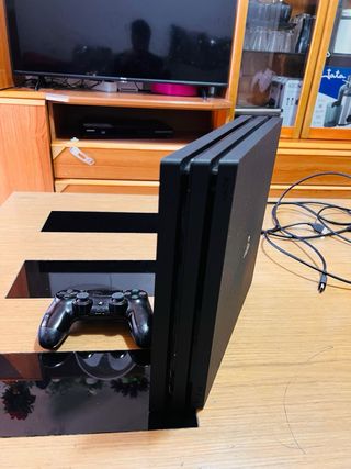 Consola PS4 pro Negra 1TB 4k con caja y mando