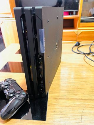 Consola PS4 pro Negra 1TB 4k con caja y mando