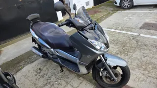 Yamaha Xmax 250