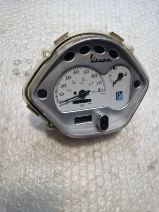 Cuadro de relojes Vespa LX 49cc