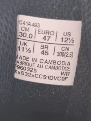 Zapatillas Asics Talla 47 Negras y Verdes