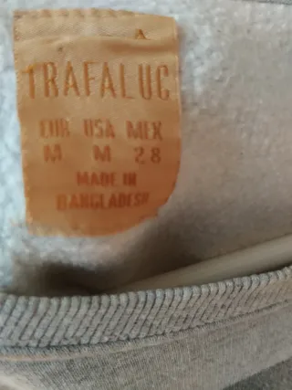 Sudadera Zara gris con estampado