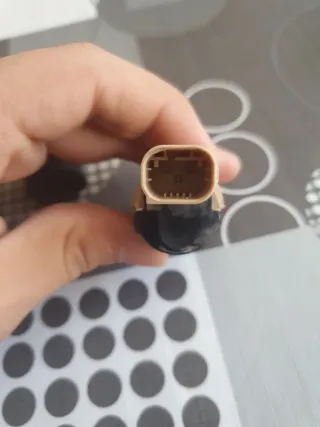 Dos sensores Citroën marca Valeo