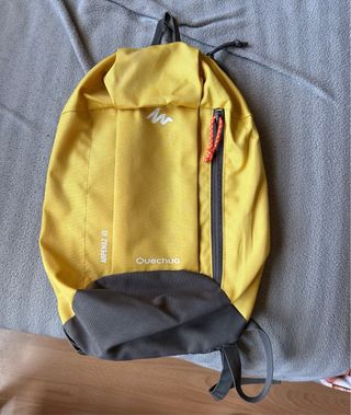 Mochila Quechua Arpenaz 10 Amarilla