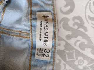 Vaqueros Stradivarius claros Talla 34