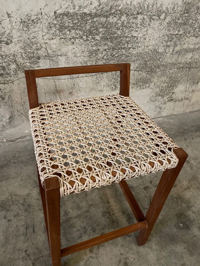 Taburete Giverola de madera maciza de teca 67,5 cm