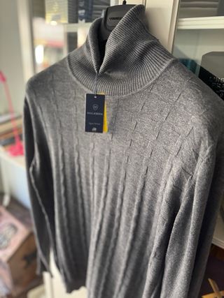 Jersey Malagrida Cuello Alto Gris