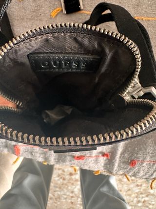Riñonera Guess Negra