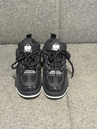 Zapatillas Louis Vuitton talla41 precio negociable