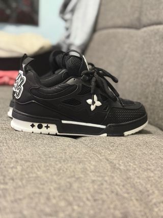 Zapatillas Louis Vuitton talla41 precio negociable