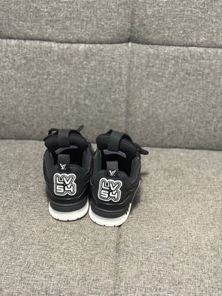 Zapatillas Louis Vuitton talla41 precio negociable