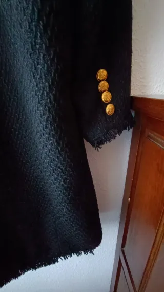 Abrigo NUEVO negro botones doradosTALLA XL