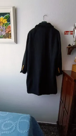 Abrigo NUEVO negro botones doradosTALLA XL