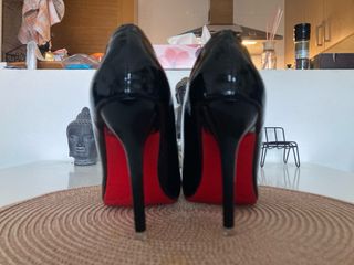 Tacones de aguja negros de 10 cm