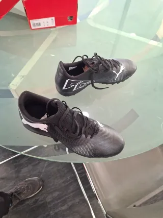 Botas de fútbol turf Puma negras
