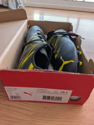 Botas de fútbol Puma Attacanto JR Talla 38.5