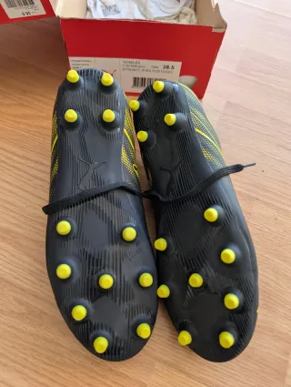 Botas de fútbol Puma Attacanto JR Talla 38.5