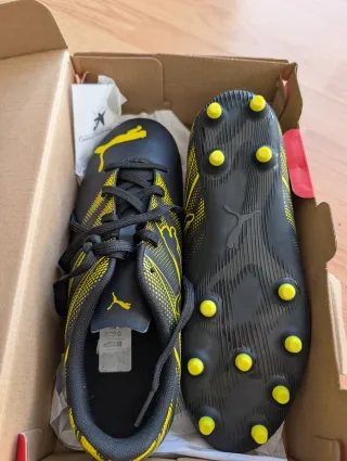 Botas de fútbol Puma Attacanto JR Talla 38.5