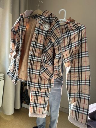 Conjunto pijama cuadros beige y negro