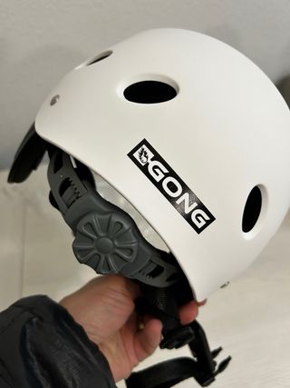 Casco GONG foil, wake, snowboard sin estrenar