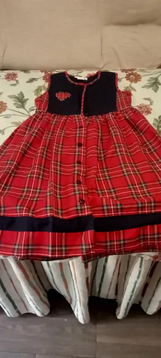 Vestido de cuadros rojo y negro