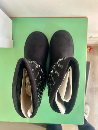 Stivaletti neri Bibilou con strass