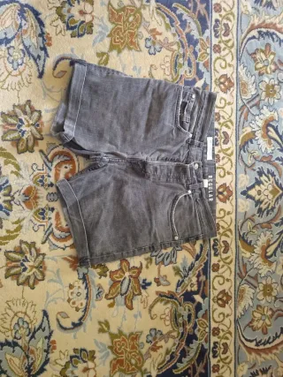 Bermuda H&M Talla 30 Negra