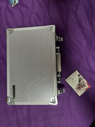 Maletín maquillaje plateado