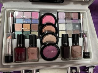 Maletín maquillaje plateado