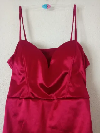 Vestido fiesta burdeos satinado