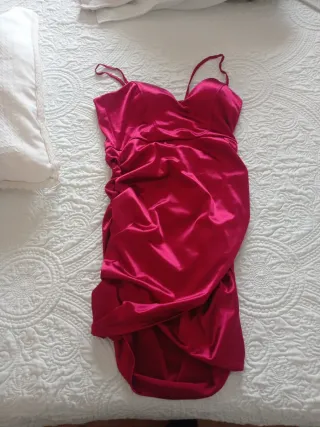 Vestido fiesta burdeos satinado