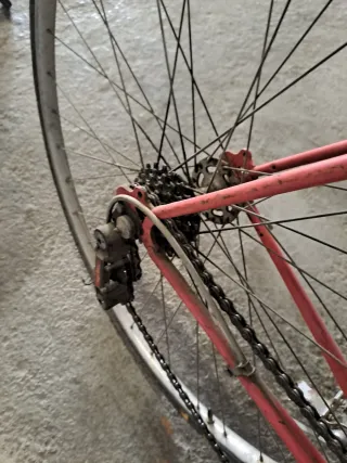 Bicicleta de carretera roja