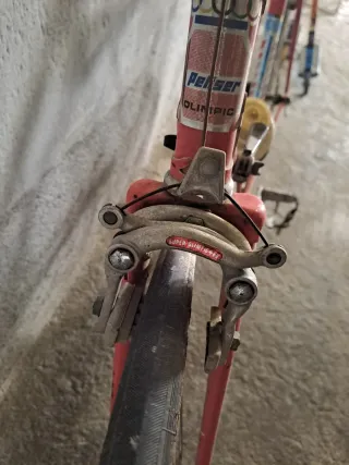 Bicicleta de carretera roja