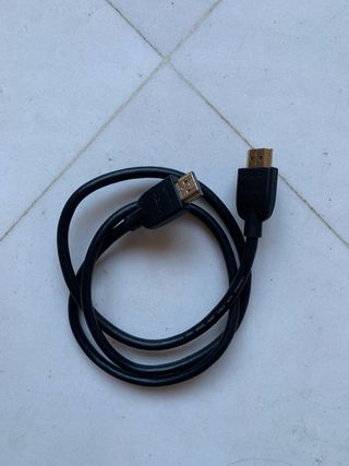 PS4 + 2 Mandos + Cables + 4 Juegos