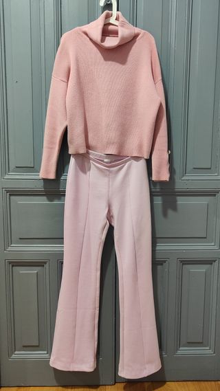 Conjunto rosa: Jersey, poncho y pantalón