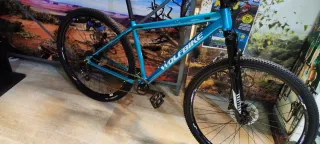 Bicicleta de montaña azul WOLFBIKE