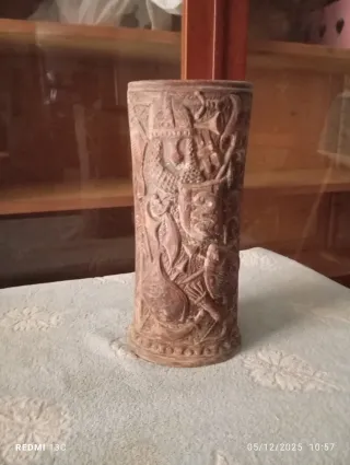 Vaso vintage di bambù cinese decorato