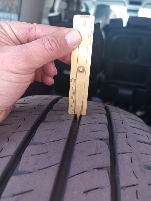 4 Ruedas Michelin 215/60R17C 109/107T Seminuevas